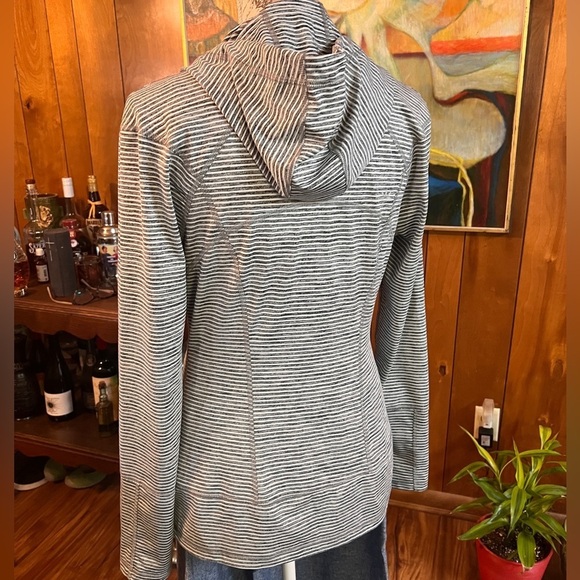 🛍️LUKKA Gray and white stripe with neon pink accent hoodie‎ jacket size M - Picture 4 of 7